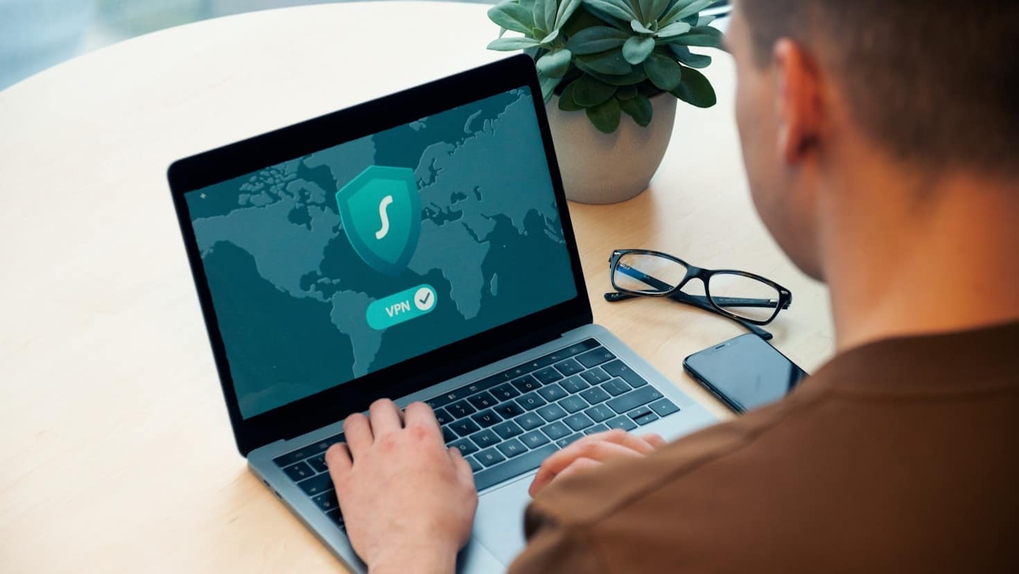 6 cose che puoi (e non puoi) prendere da internet